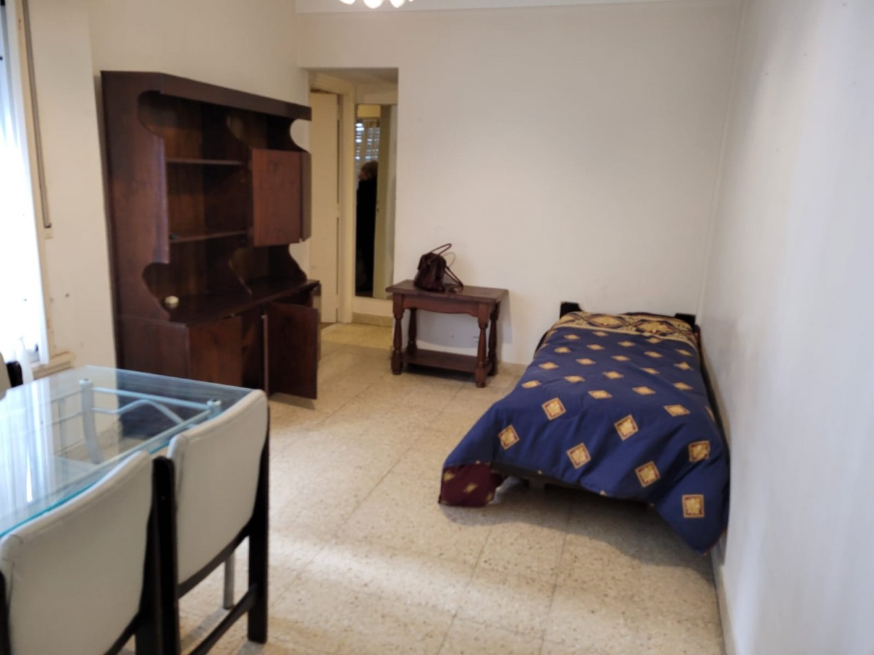 Venta Departamento de 2 ambientes lateral