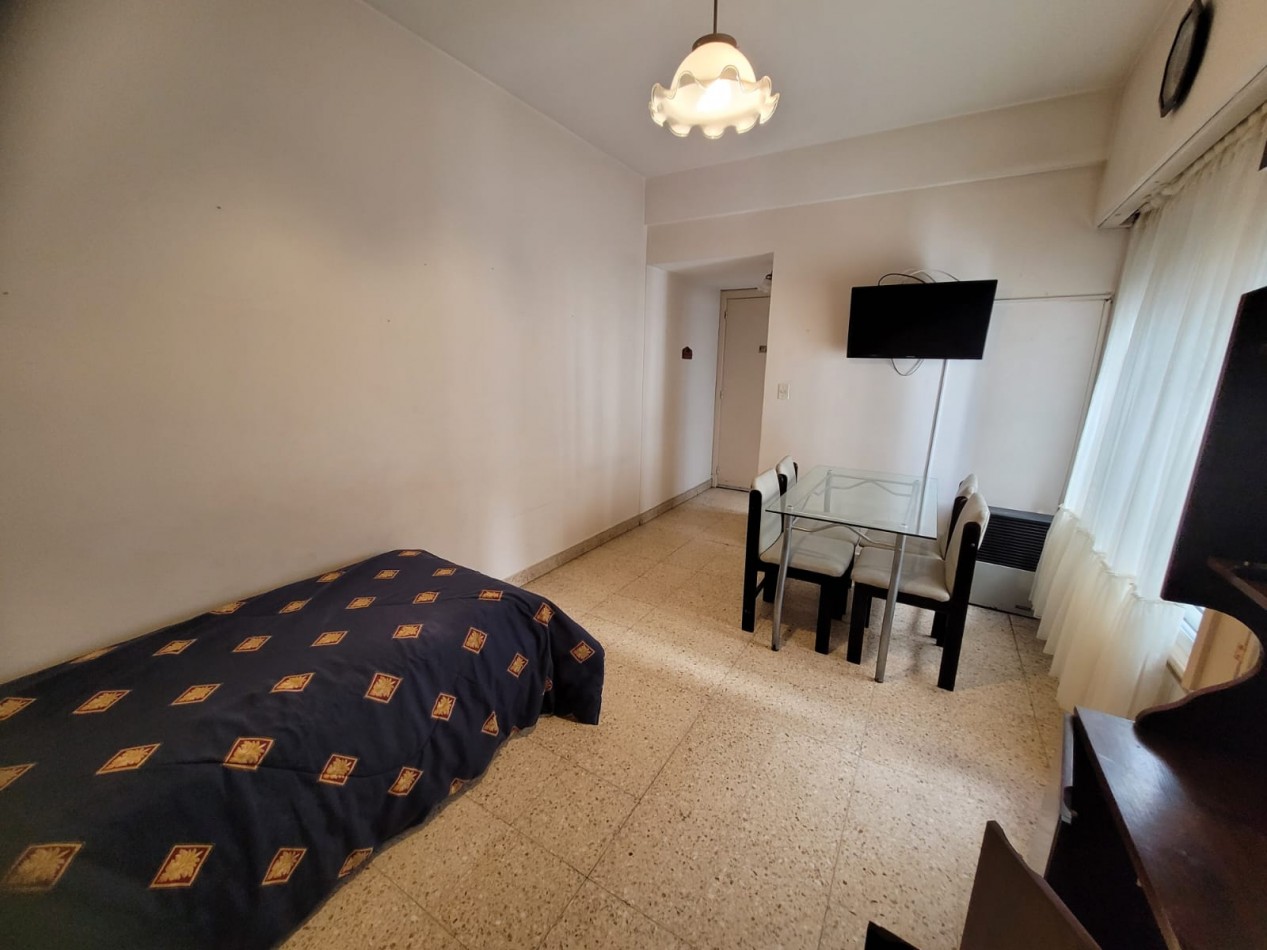 Venta Departamento de 2 ambientes lateral