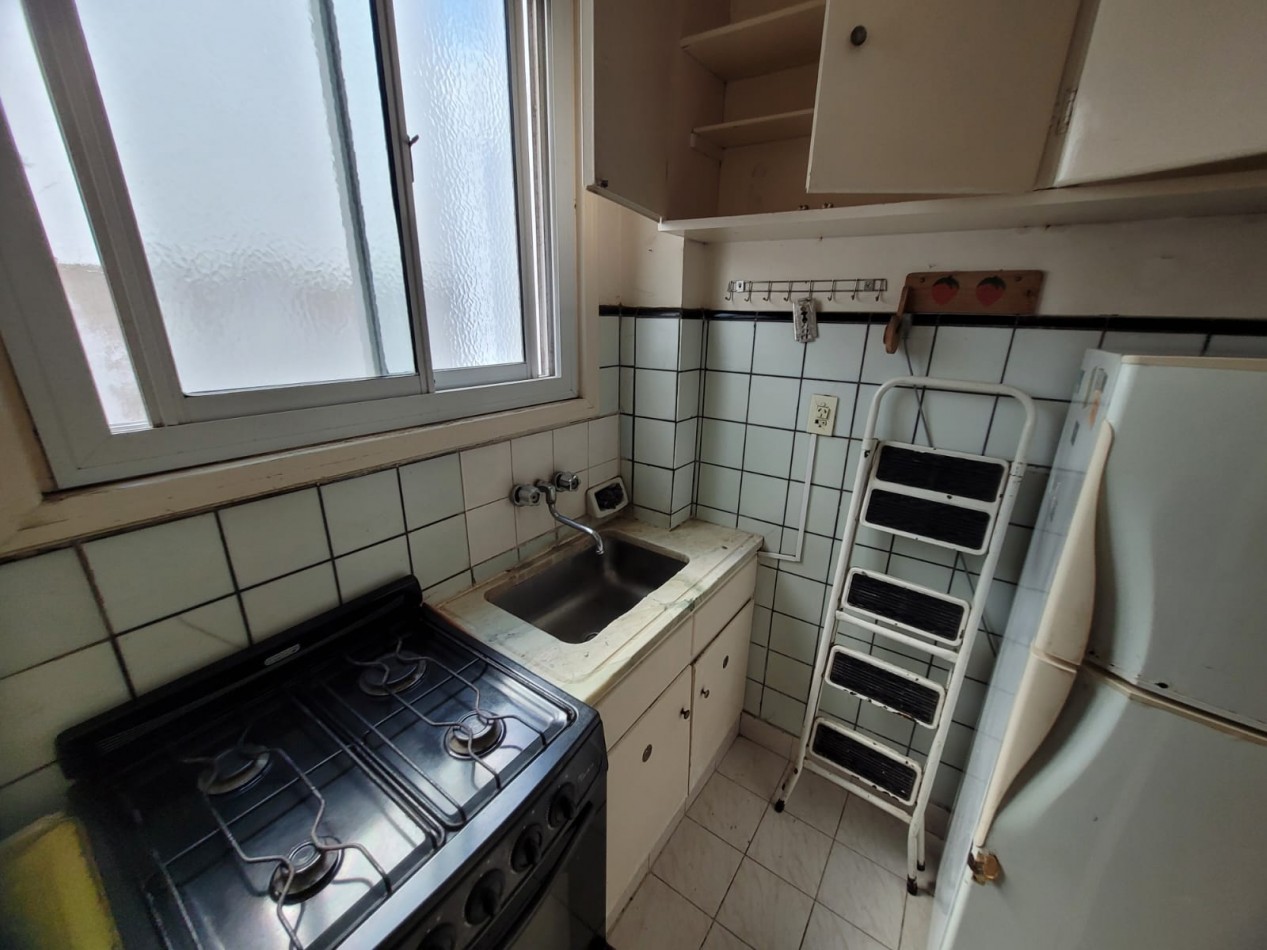 Venta Departamento de 2 ambientes lateral
