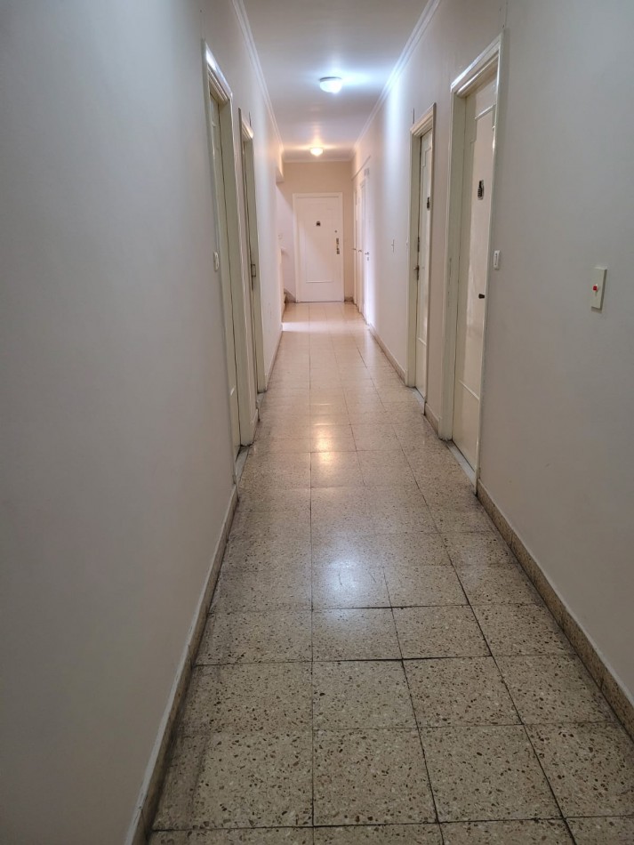Venta Departamento de 2 ambientes lateral