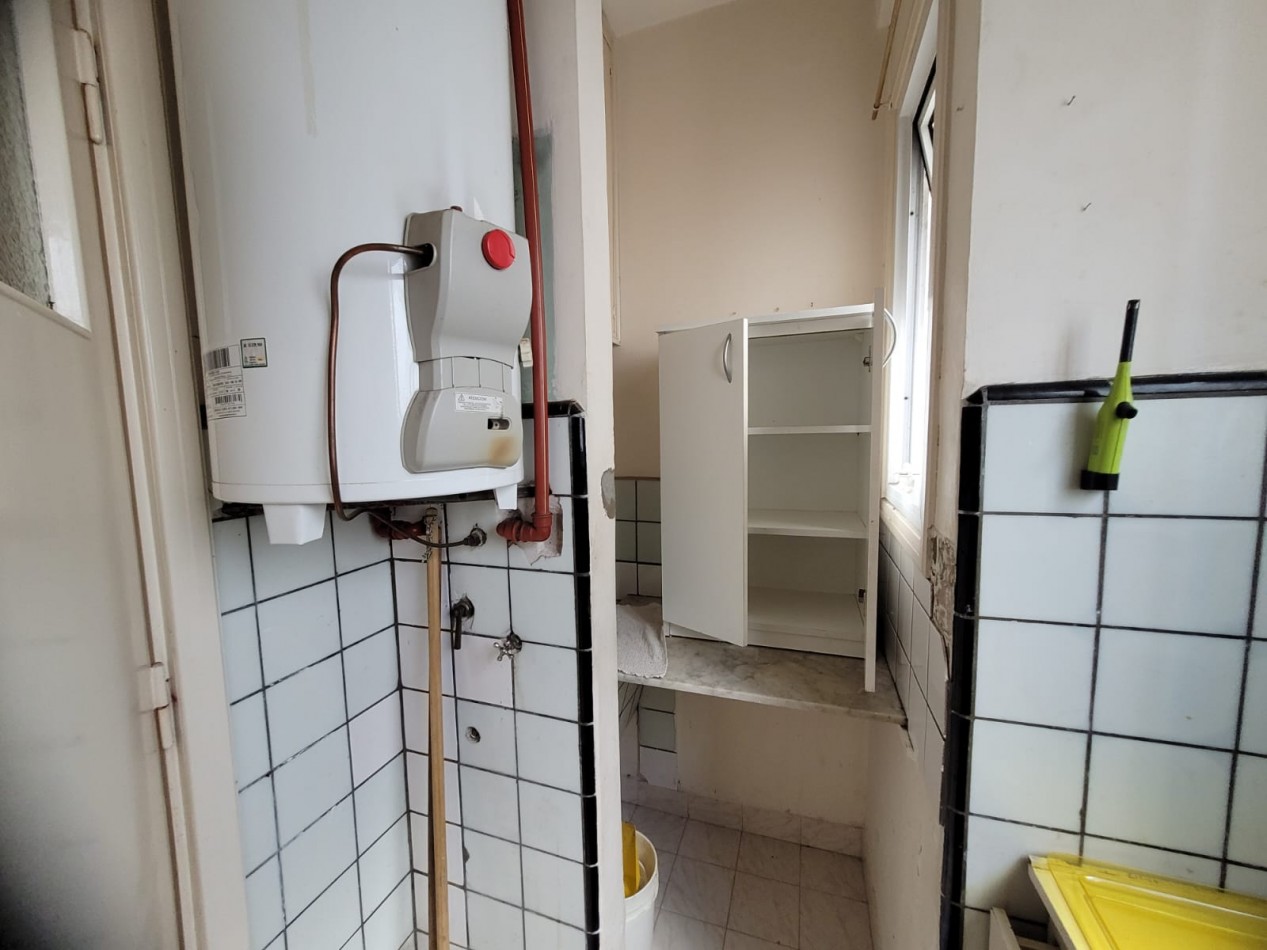 Venta Departamento de 2 ambientes lateral