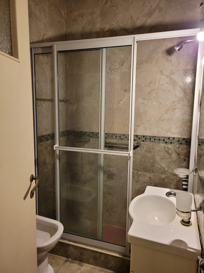 Venta Departamento de 2 ambientes lateral