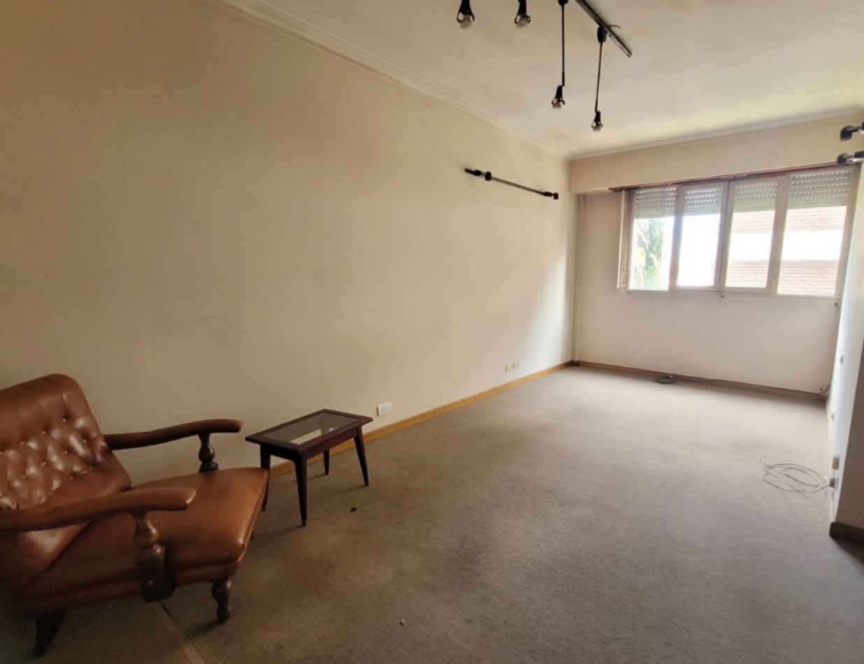 Venta Departamento de 3 ambientes cochera