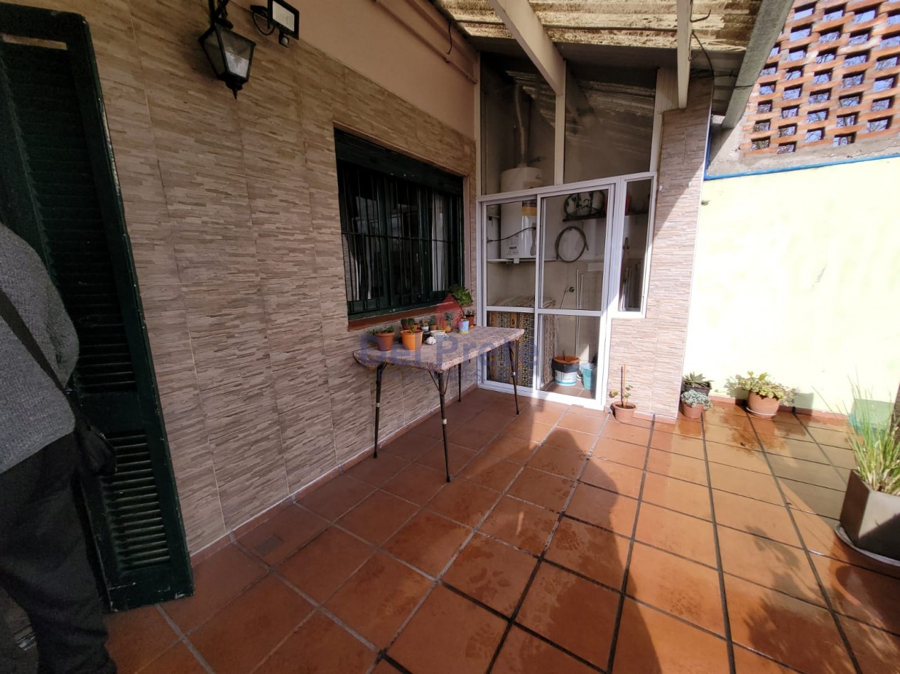 Venta chalet son dos propiedades en el lote