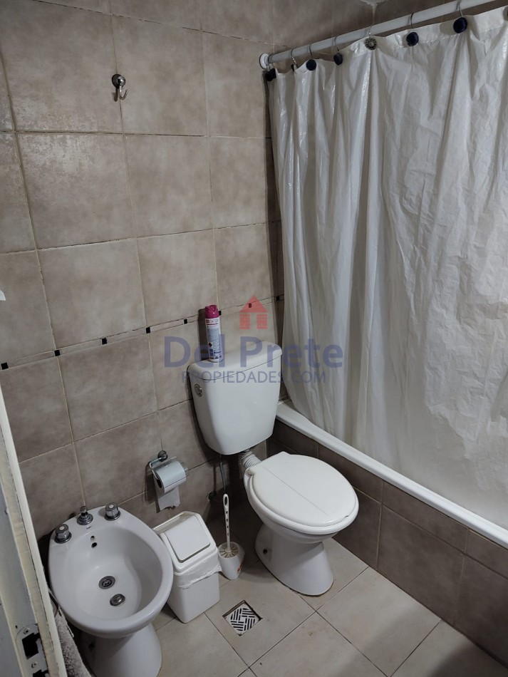 Venta Duplex 3 Ambientes espacio de coche