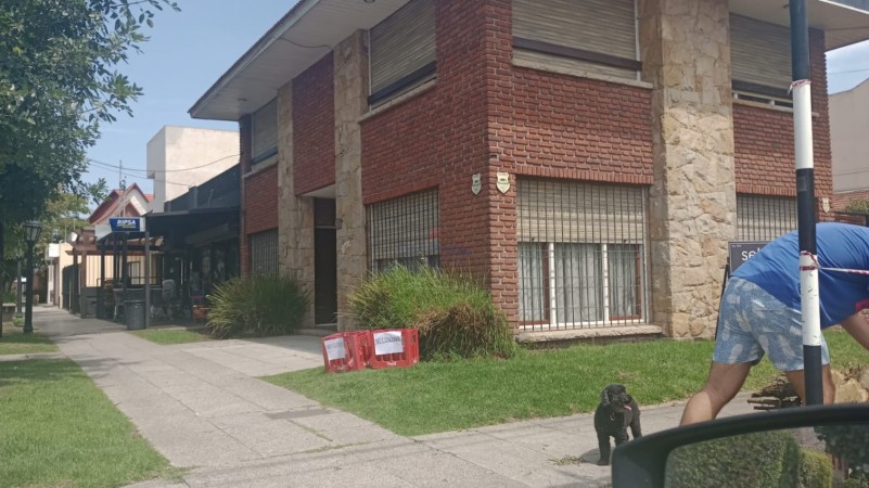 Venta Chalet con Local Paunero y Laprida