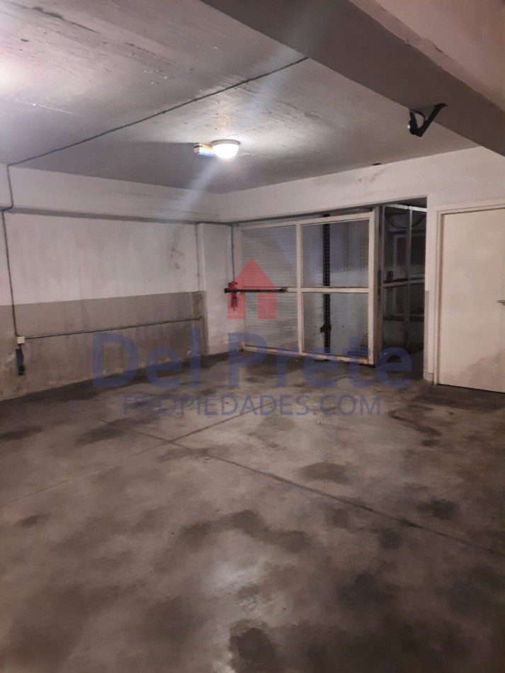 Venta Cochera en Edificio de Oficinas