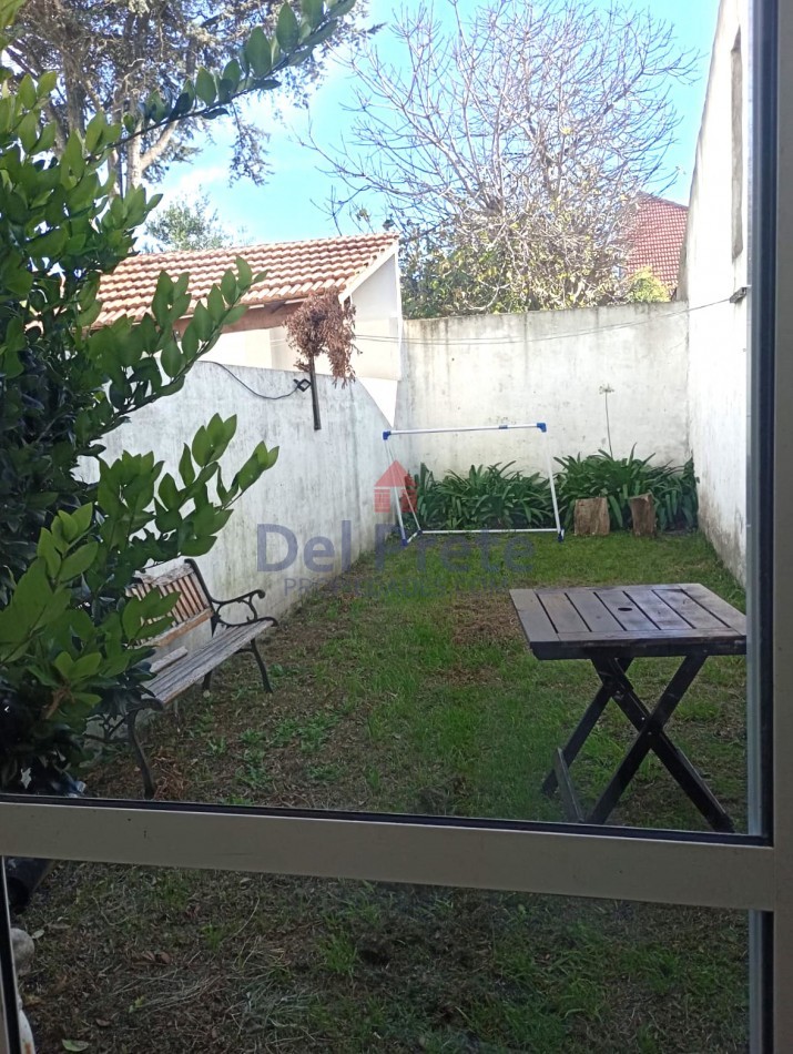 Venta Duplex 3 Ambientes espacio de coche
