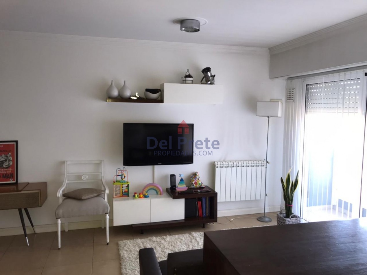 Venta Departamento 2 ambientes , escritorio Cochera