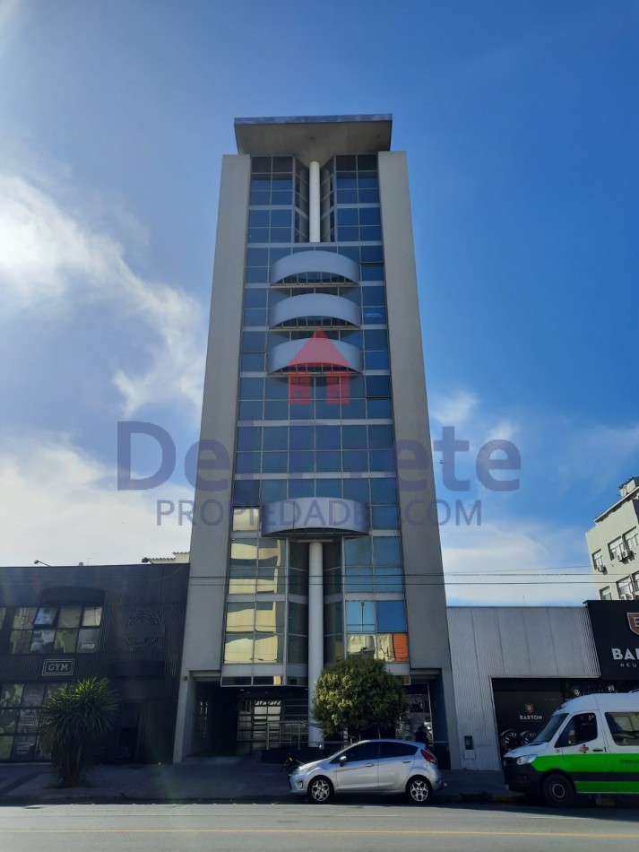 Venta Cochera en Edificio de Oficinas