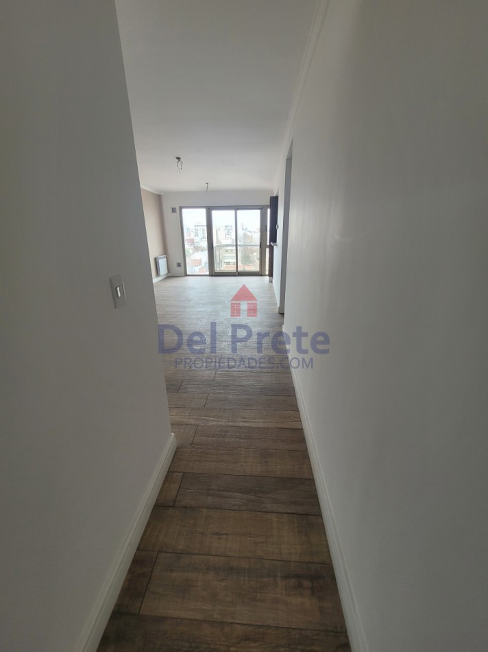 Venta 2 ambientes  Plaza Mitre   cochera 