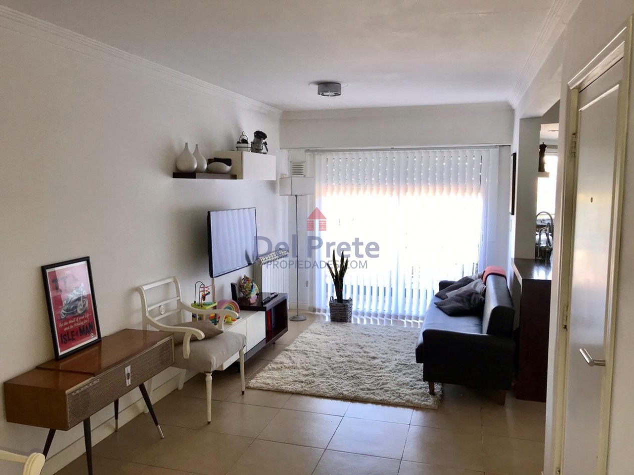 Venta Departamento 2 ambientes , escritorio Cochera