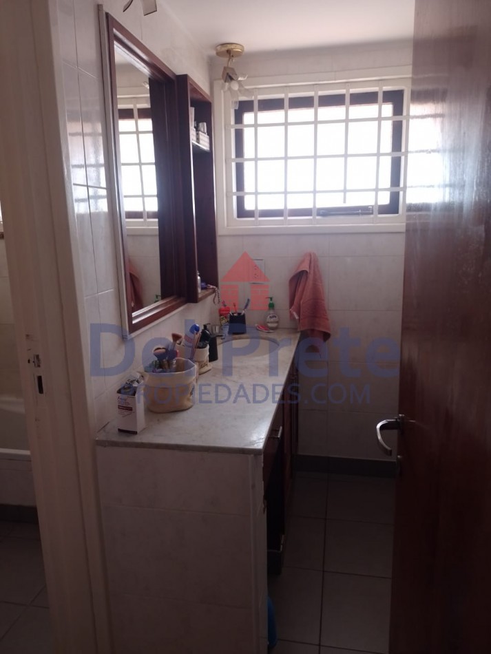 Venta Chalet y Local sobre calle Paunero y Laprida