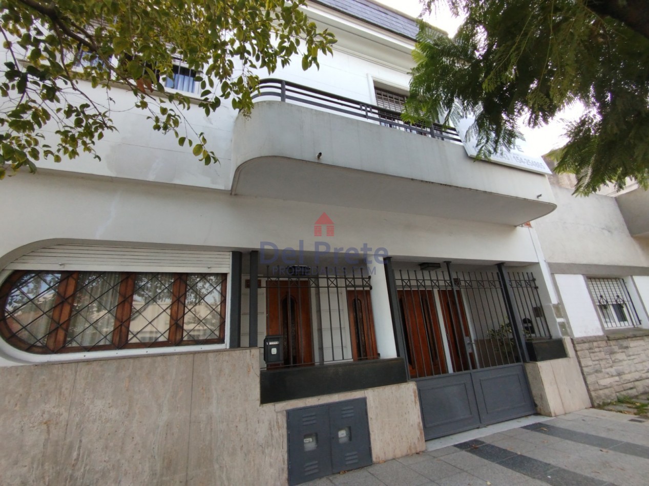 Venta chalet son dos propiedades en el lote