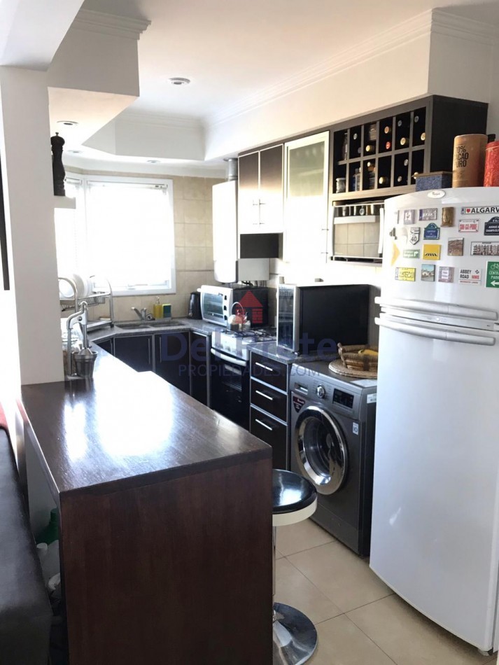 Venta Departamento 2 ambientes , escritorio Cochera