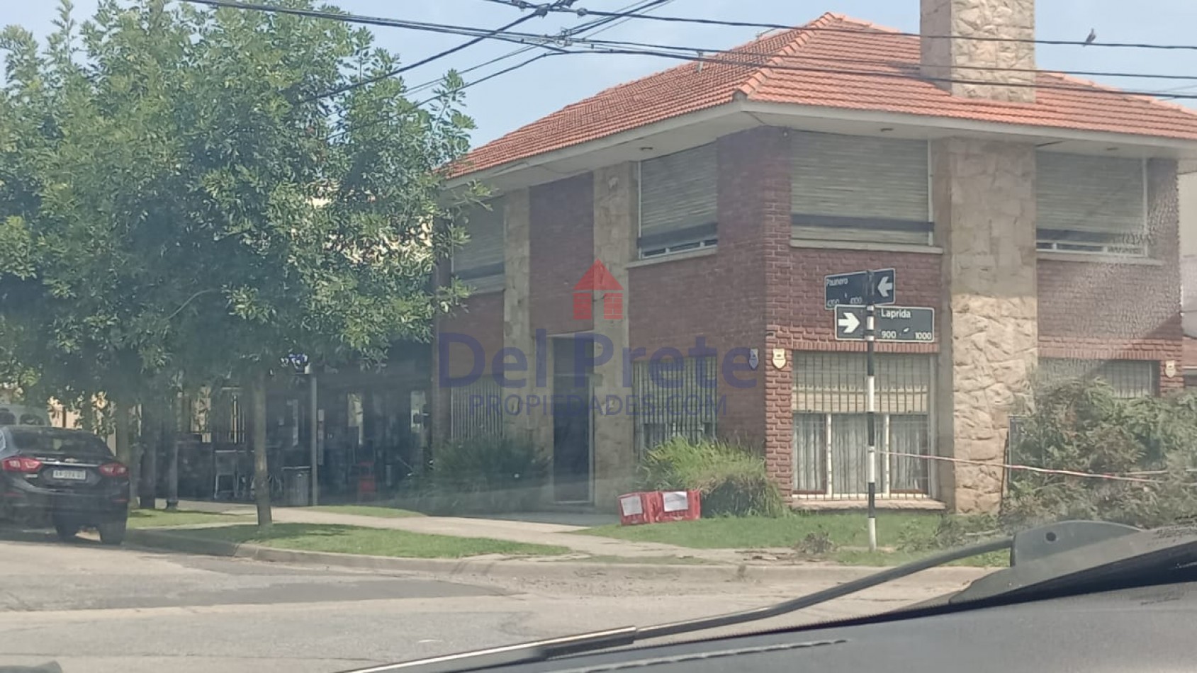 Venta Chalet y Local sobre calle Paunero y Laprida