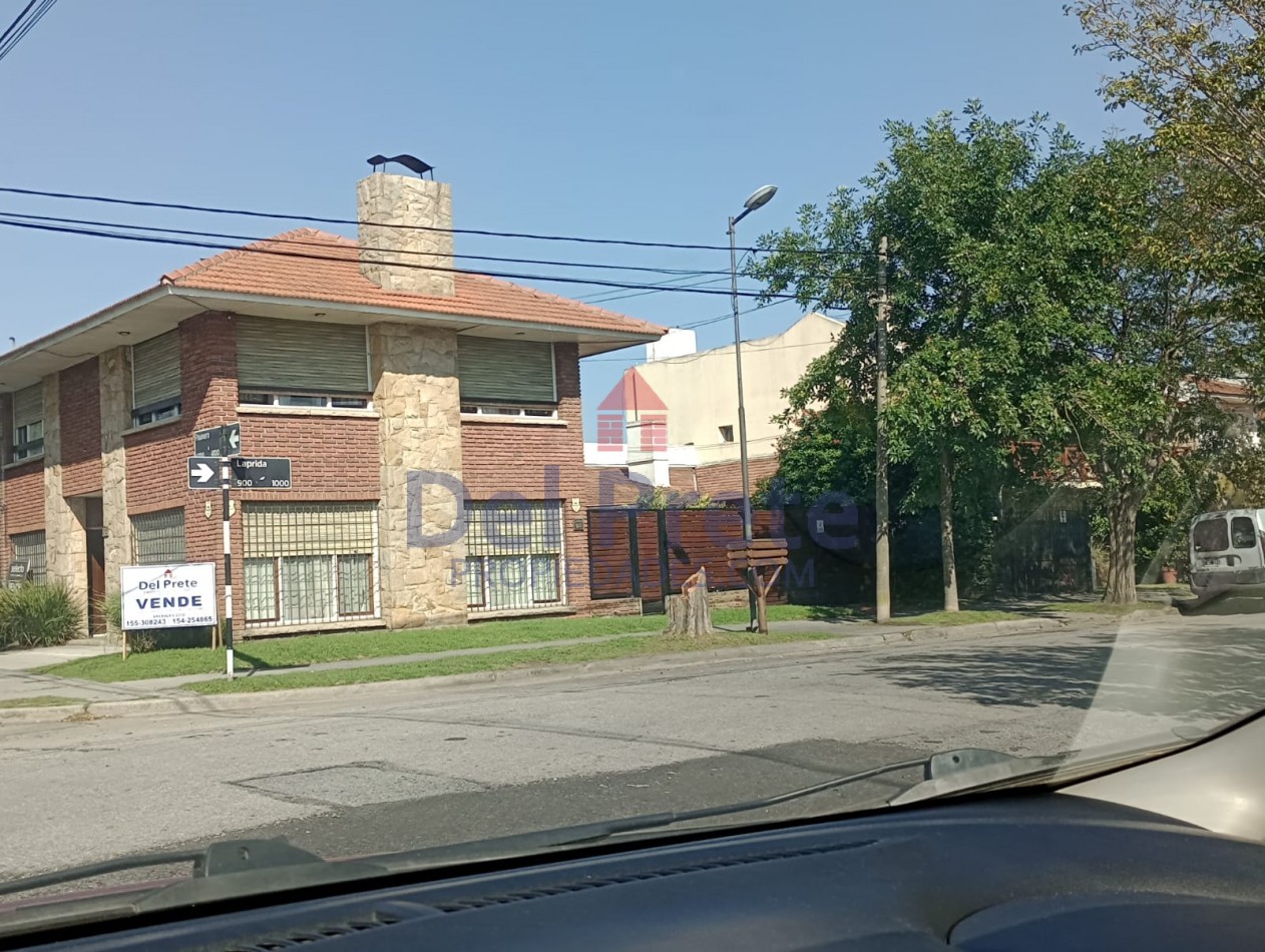 Venta Chalet y Local sobre calle Paunero y Laprida