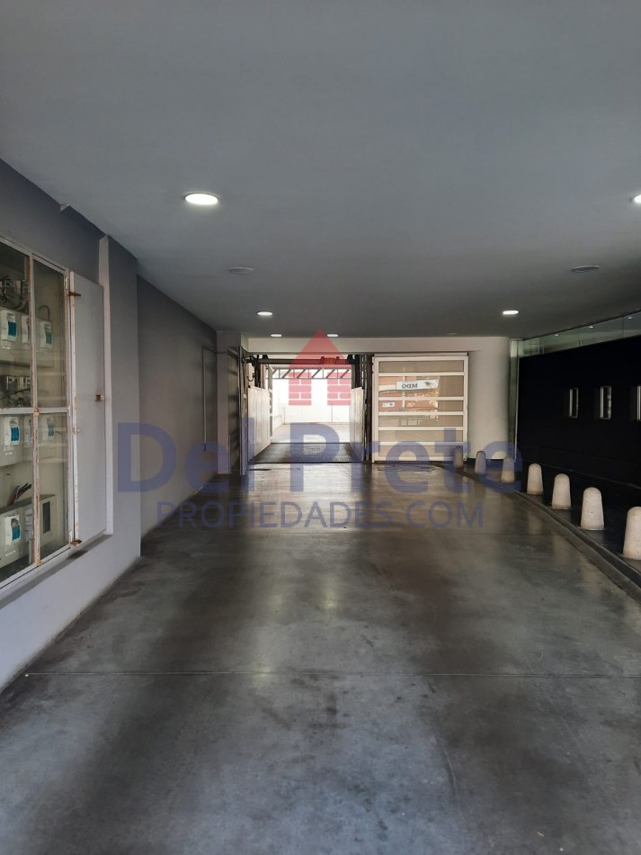 Venta Cochera en Edificio de Oficinas