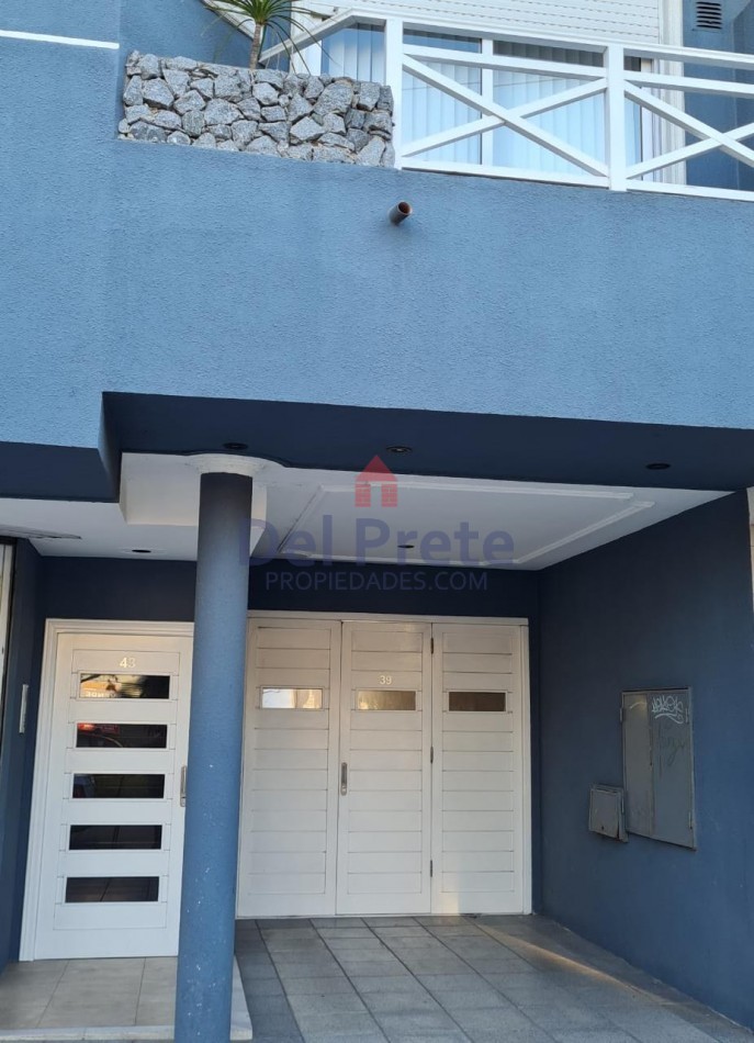 Venta Departamento 2 ambientes , escritorio Cochera