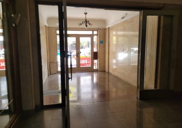 Venta Plaza Mitre 2 ambientes Lateral Luminoso